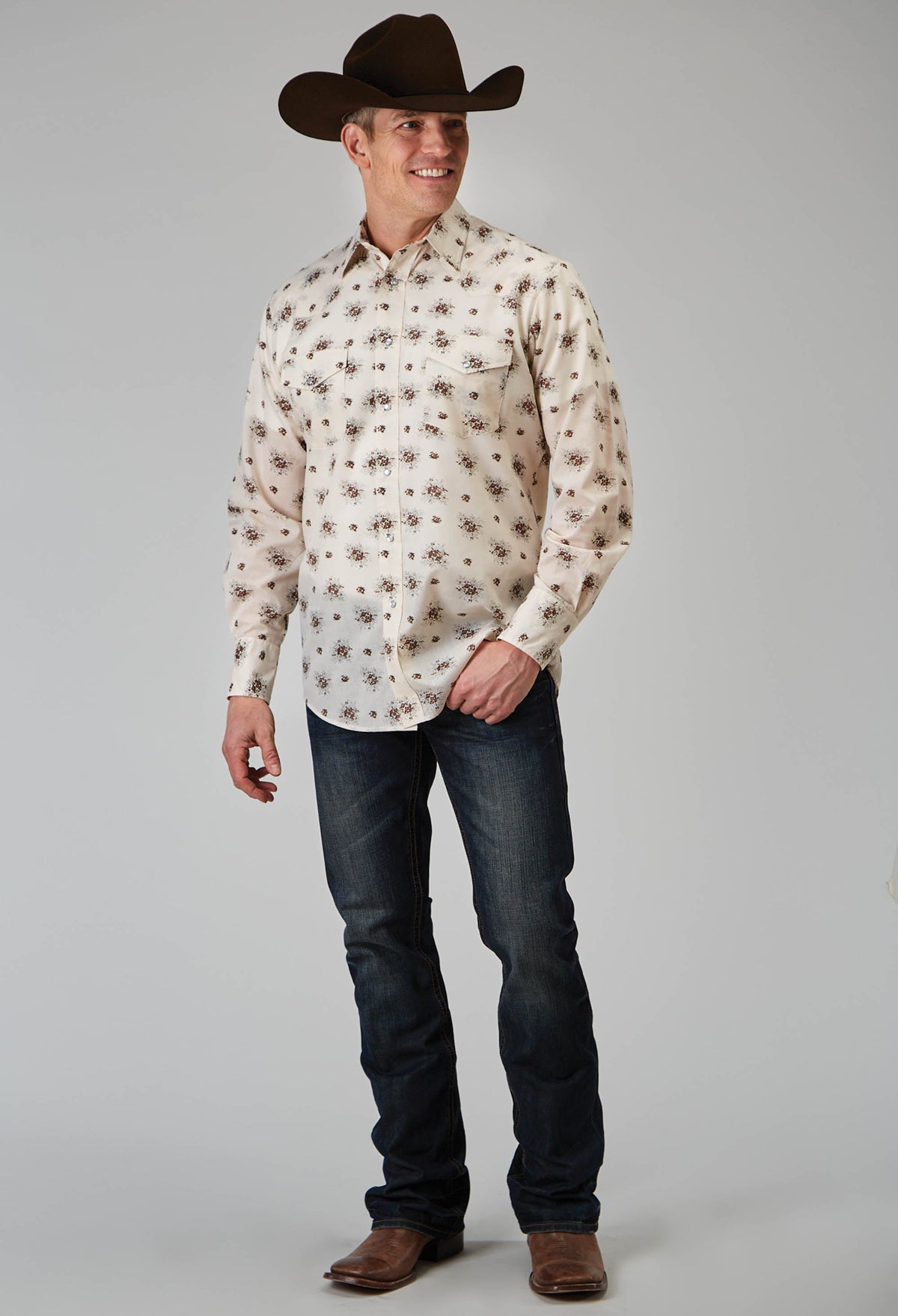 Camisa vaquera con estampado floral vintage y manga larga a presión para hombre de Roper, de corte alto