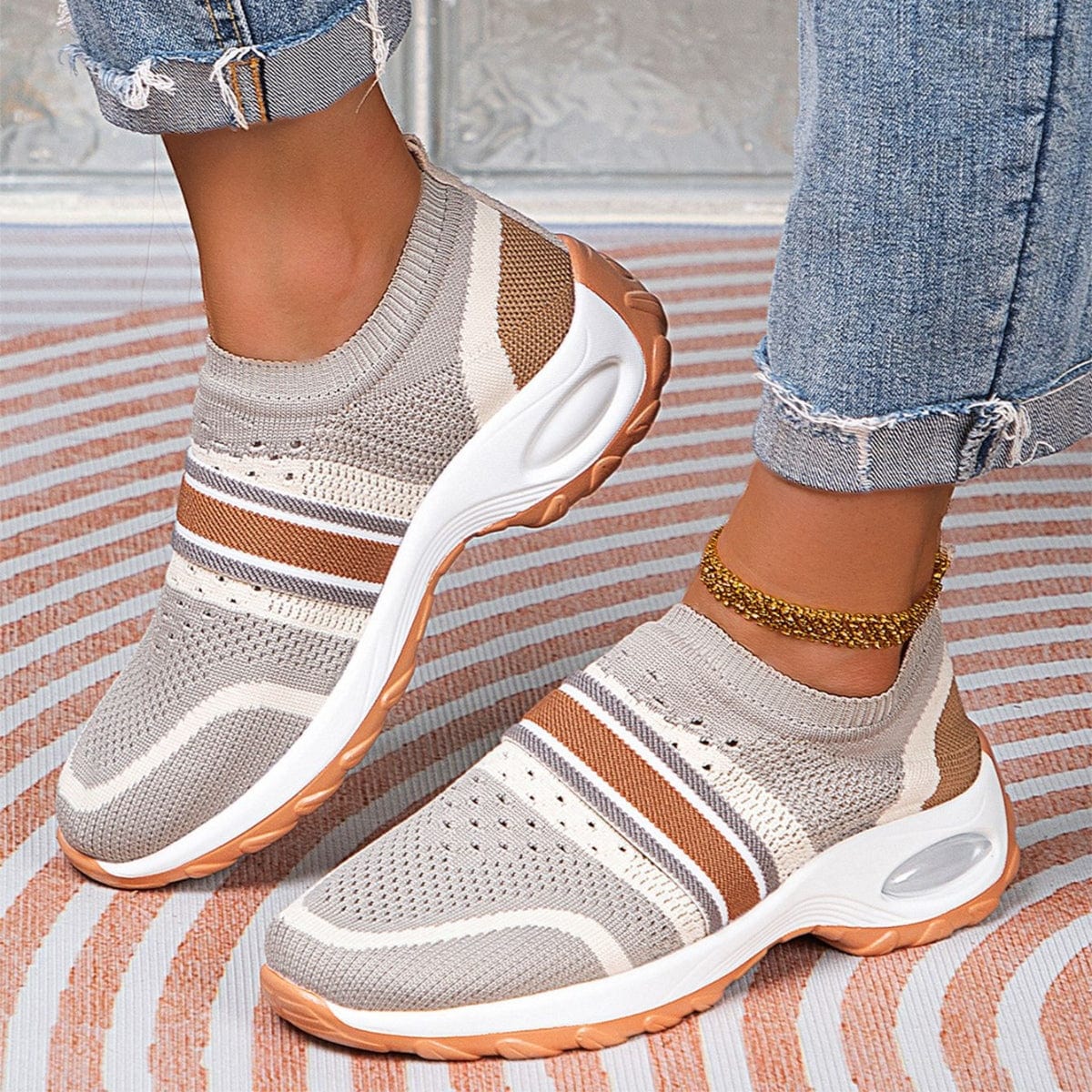 Breathable Round Toe Sneakers - Trendsi