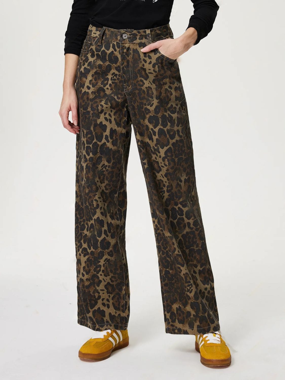 Leopard Straight Jeans with Pockets - Trendsi