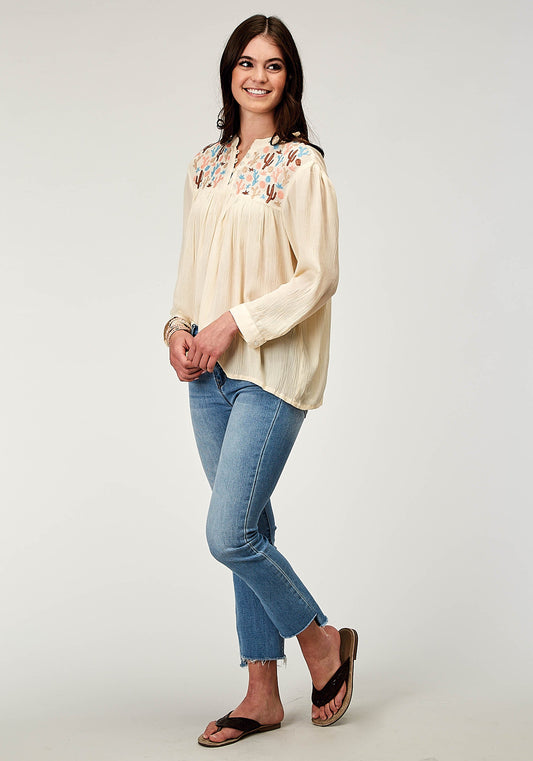 Roper Womens Long Sleeve Pullover Rayon Crepe Western Blouse With Embroidery On Yokes