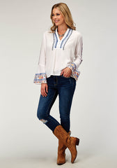 Roper Womens Long Sleeve Pullover Rayon Challis Peasant Western Blouse With V Neck Embroidery