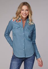 Roper Womens Long Sleeve Snap Light Blue Denim Retro Western Shirt With Ikat Paisley Print Front And Back Yokes