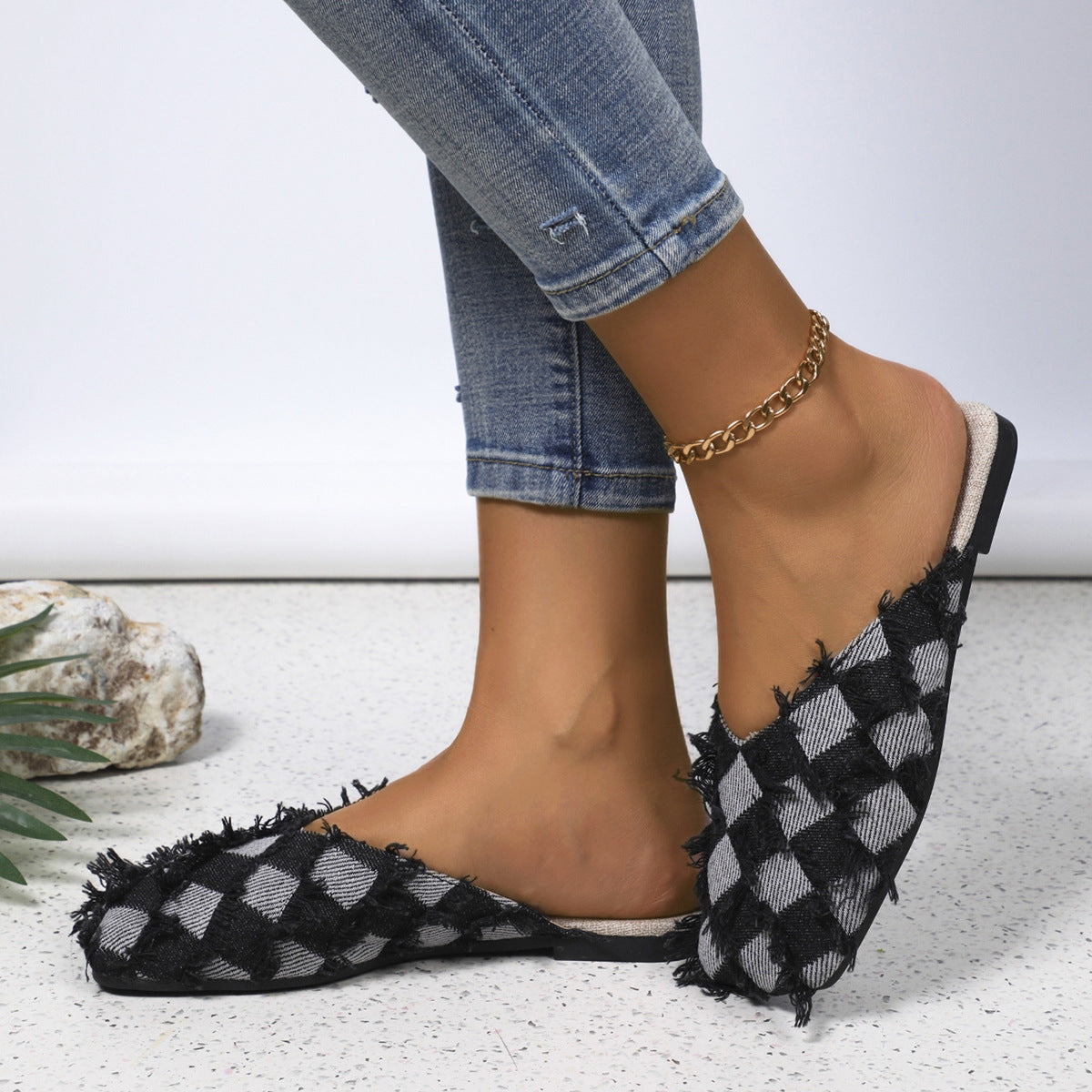 Plaid Square Toe Flat Slippers Trendsi