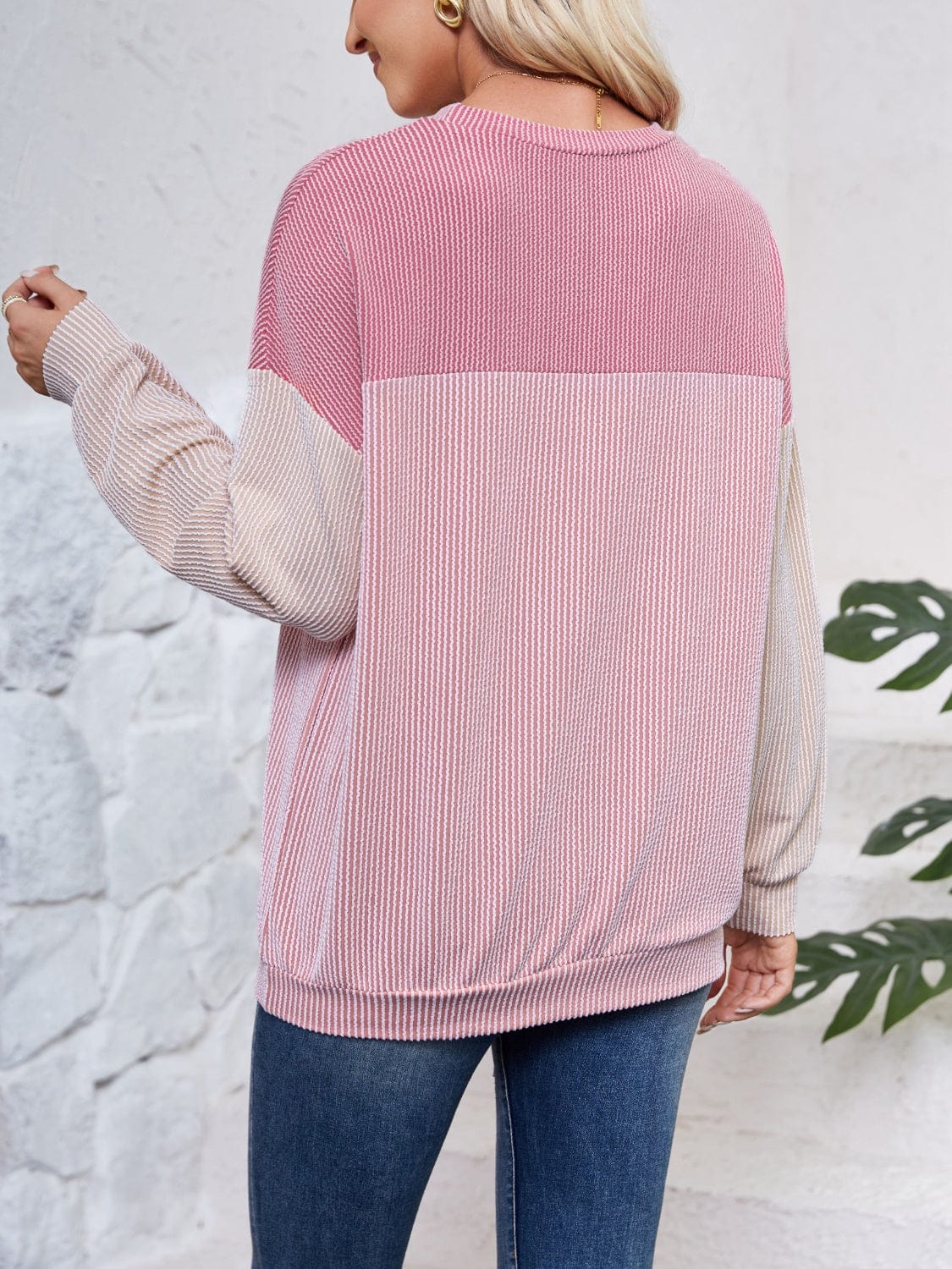 Color Block Round Neck Long Sleeve Sweatshirt - Trendsi