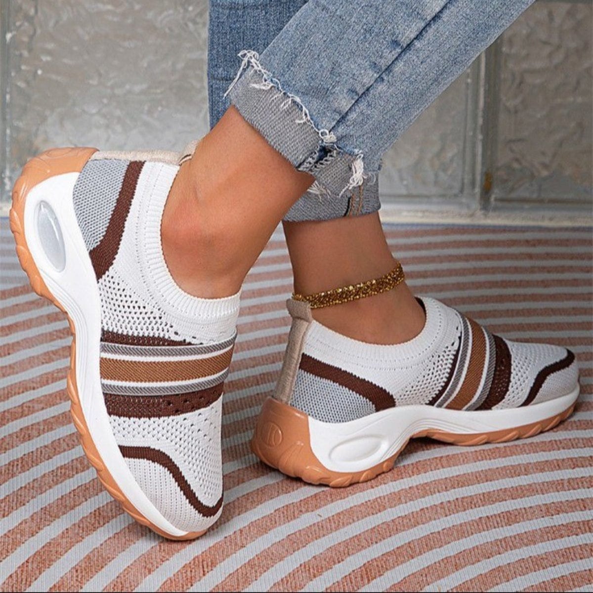 Breathable Round Toe Sneakers - Trendsi