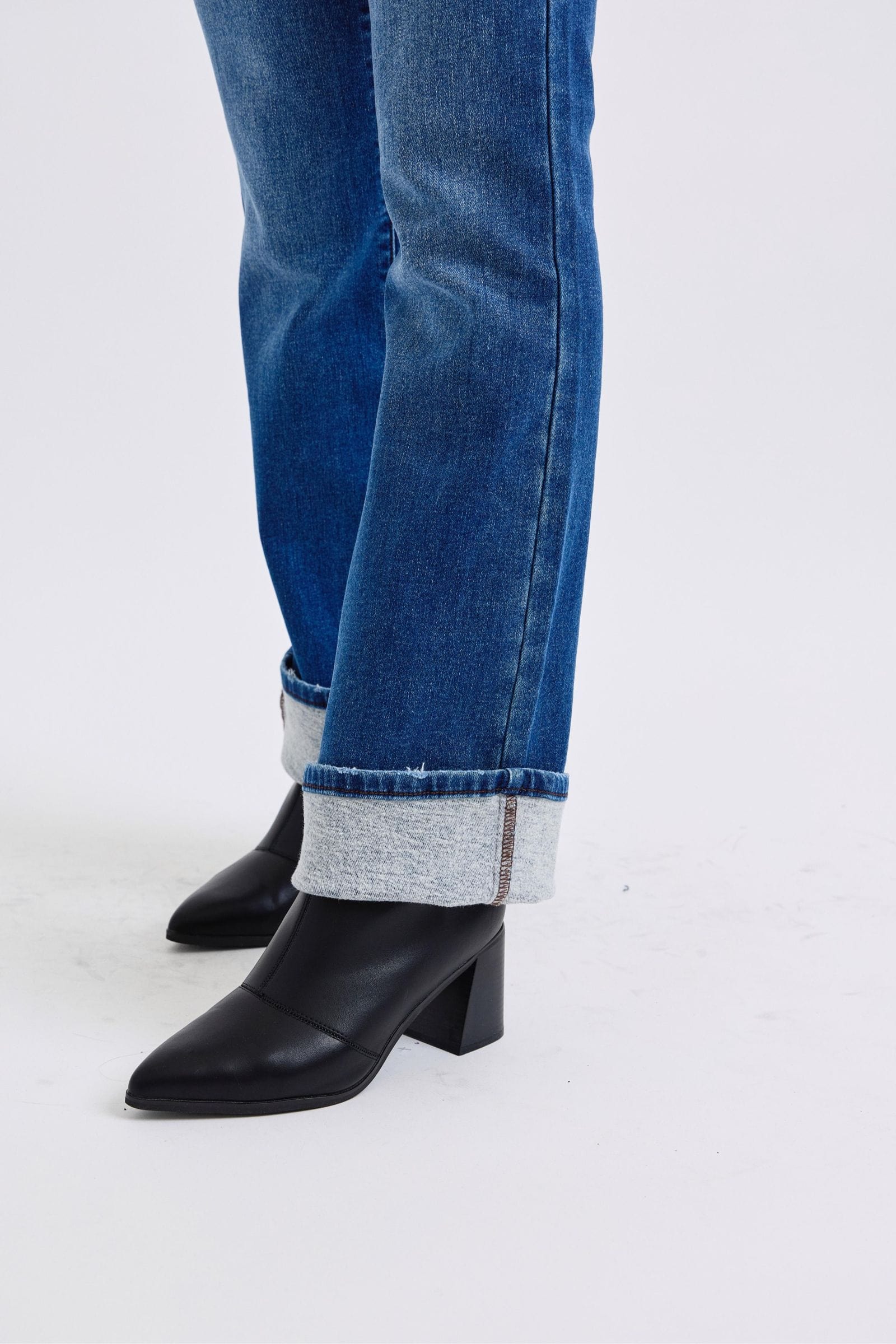 Judy Blue Full Size Run Mid-Rise Bootcut Jeans with Thermal Lining - Trendsi