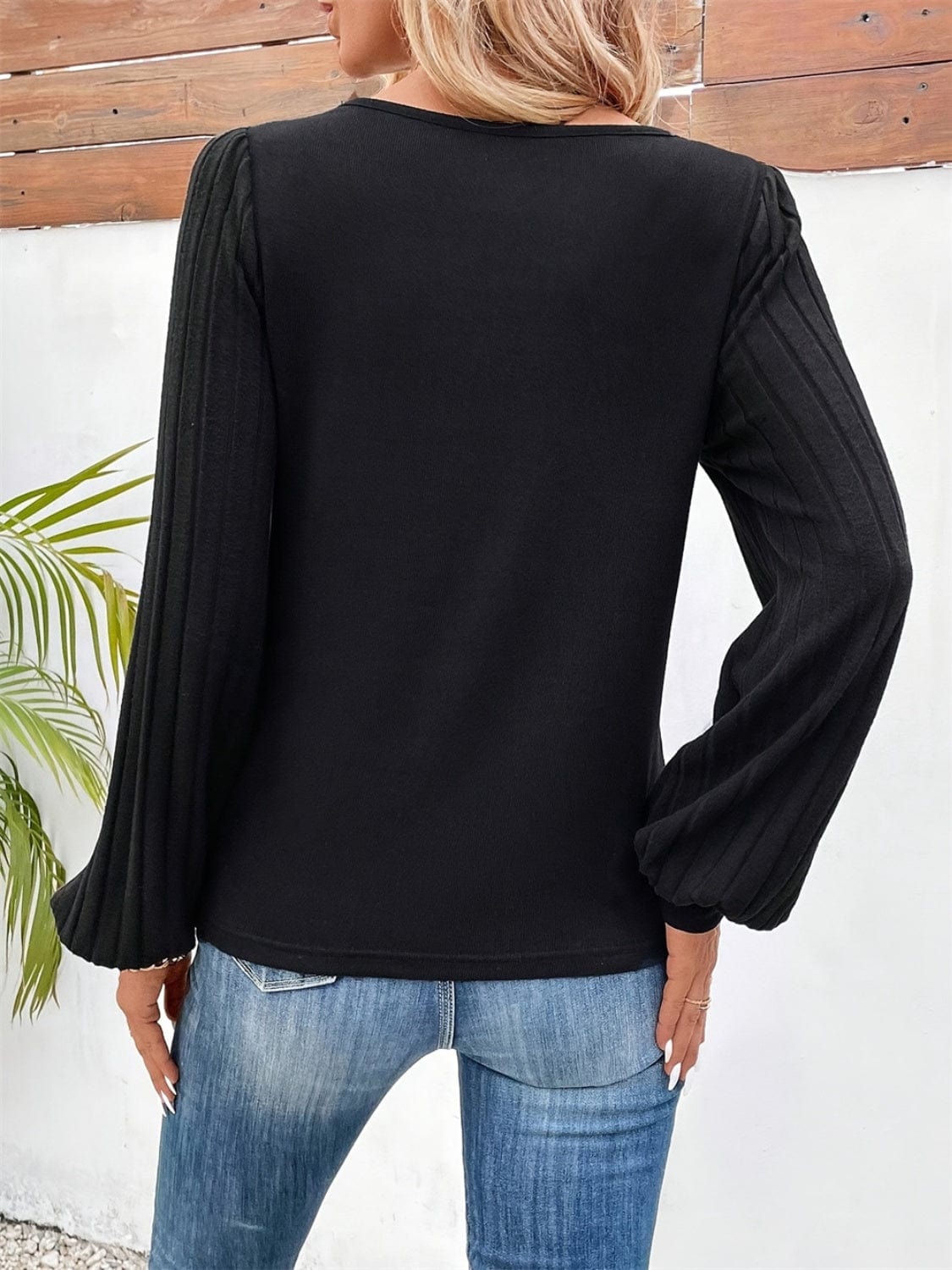 Contrast V-Neck Long Sleeve T-Shirt - Trendsi