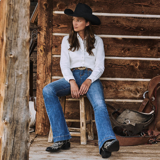 Bota de vaquero con llamas bordadas en blanco y negro Tina de Stetson