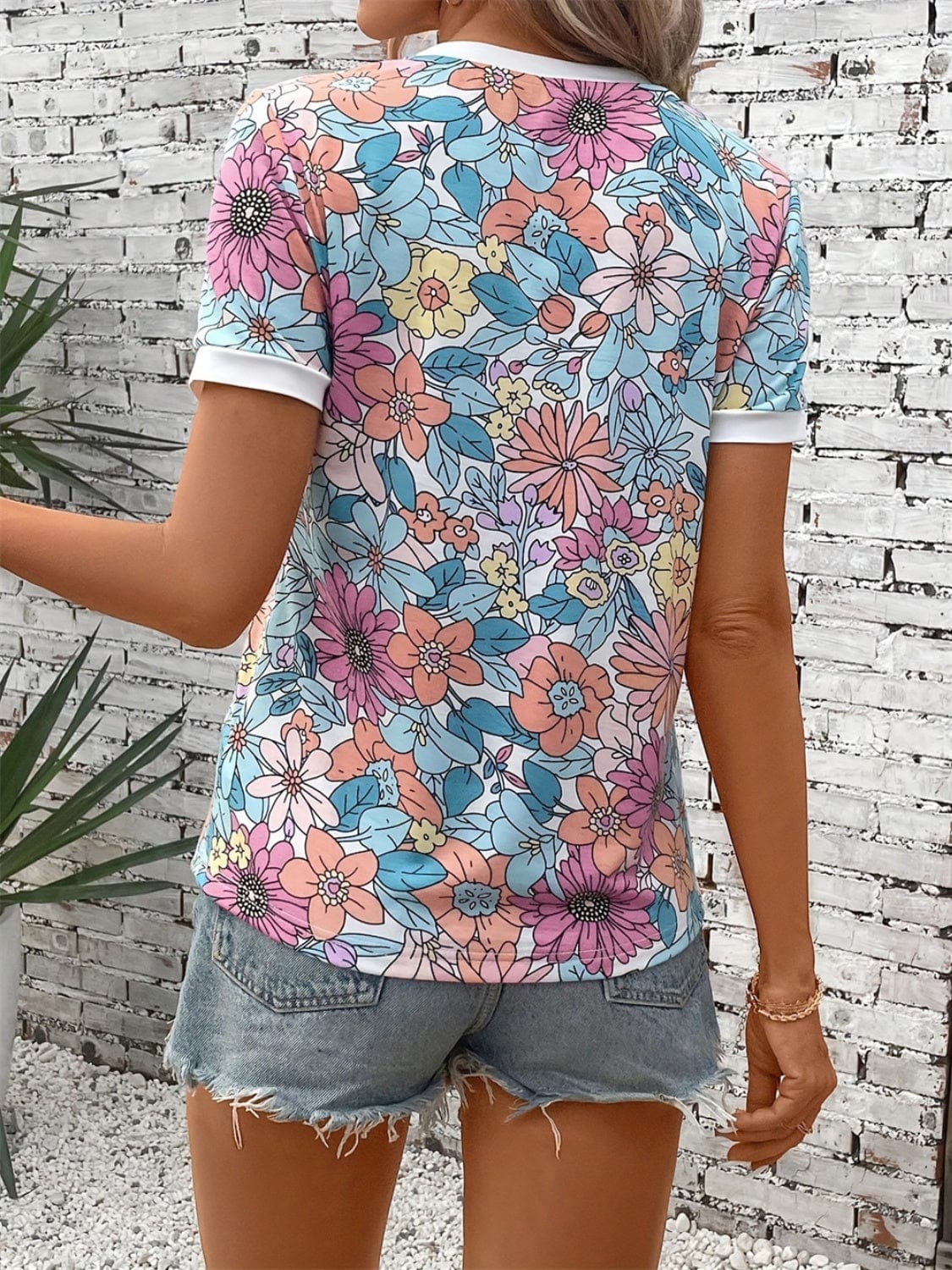 Floral Round Neck Short Sleeve T-Shirt - Trendsi