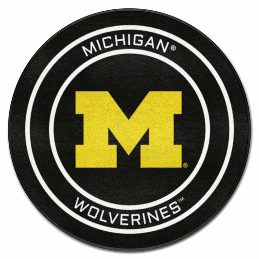 Michigan Wolverines Hockey Puck Rug - 27in. Diameter