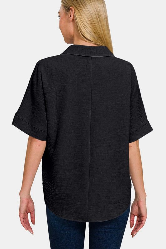 Blusa de manga corta con cuello y cuello texturizado de talla grande Zenana