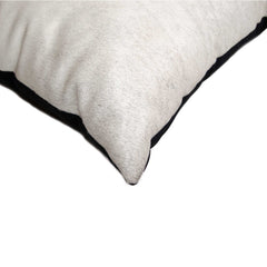 Almohada de piel de vaca color blanco roto de 18" x 18" x 5"