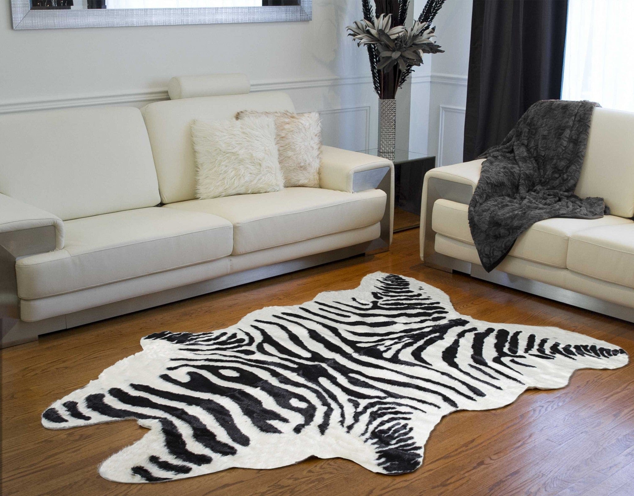 5' X 7' Black and White Faux Cowhide Zebra Print Area Rug - Homeroots