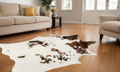 Alfombra de piel de vaca con efecto sal y pimienta de 72" x 84" - S&amp;P Chocolate White