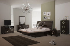 Four Piece Wood Brown Solid Wood Bedroom Set With Mirror