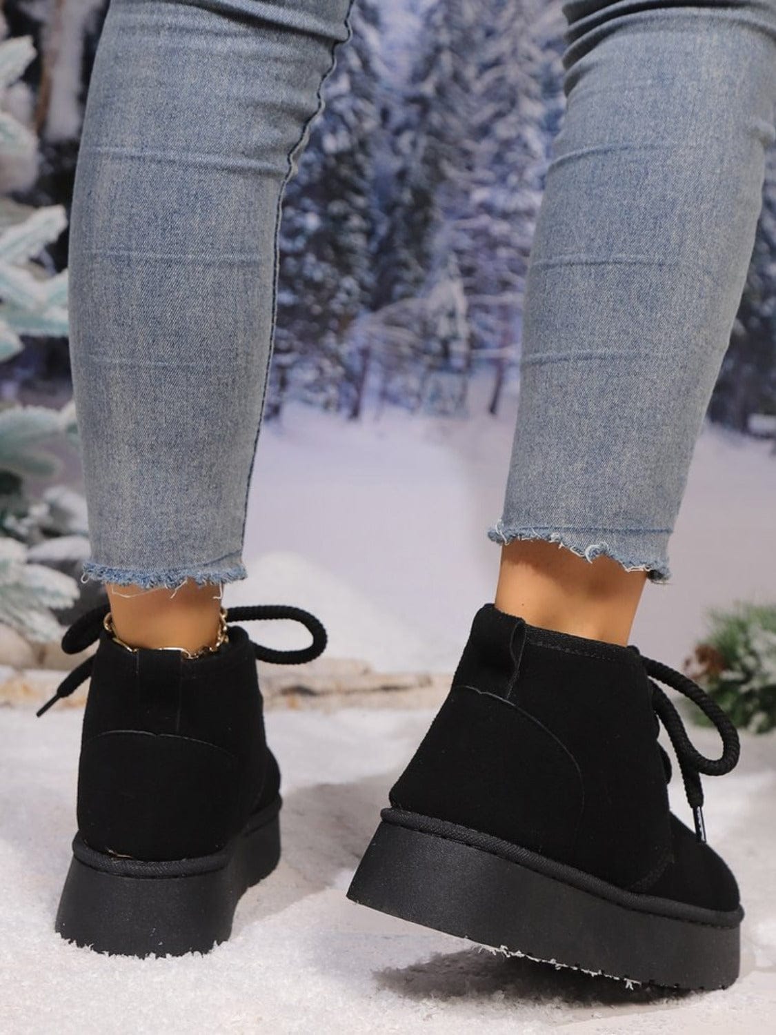 Lace Up Round Neck Platform Suede Boots - Trendsi