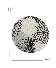 5' Round Black And White Round Floral Indoor Outdoor Area Rug - Homeroots