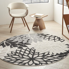 5' Round Black And White Round Floral Indoor Outdoor Area Rug - Homeroots