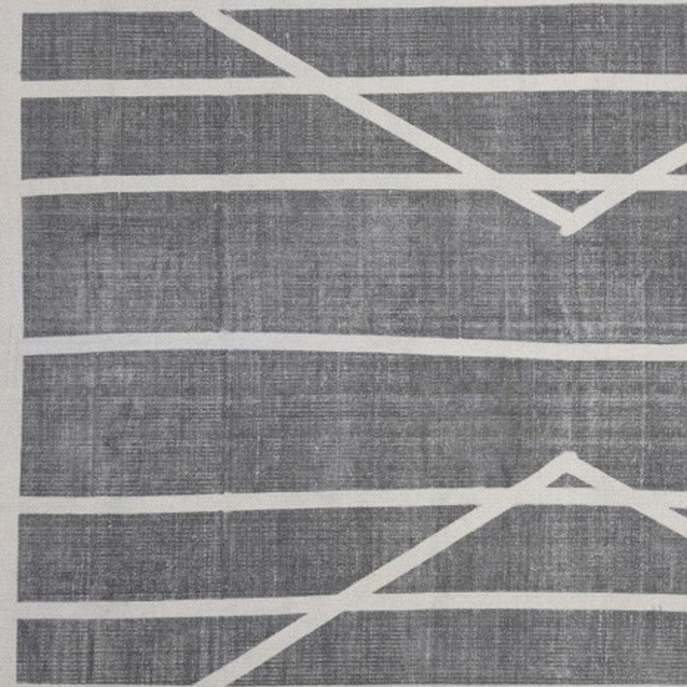 4' X 6' Gray Area Rug - Homeroots