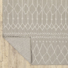 5' X 7' Gray and Ivory Indoor Outdoor Area Rug - Homeroots