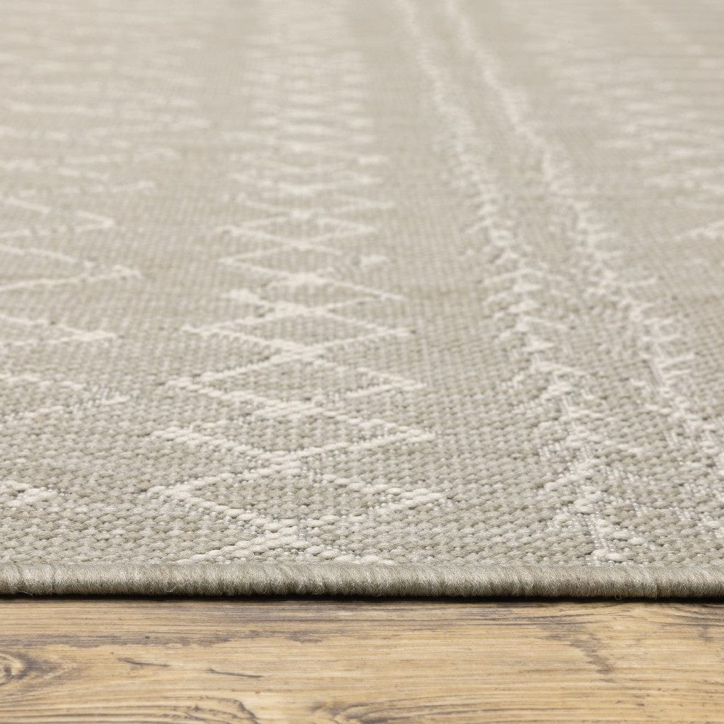 5' X 7' Gray and Ivory Indoor Outdoor Area Rug - Homeroots