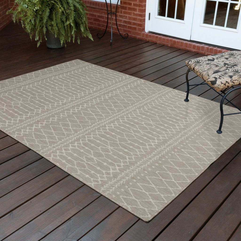 5' X 7' Gray and Ivory Indoor Outdoor Area Rug - Homeroots