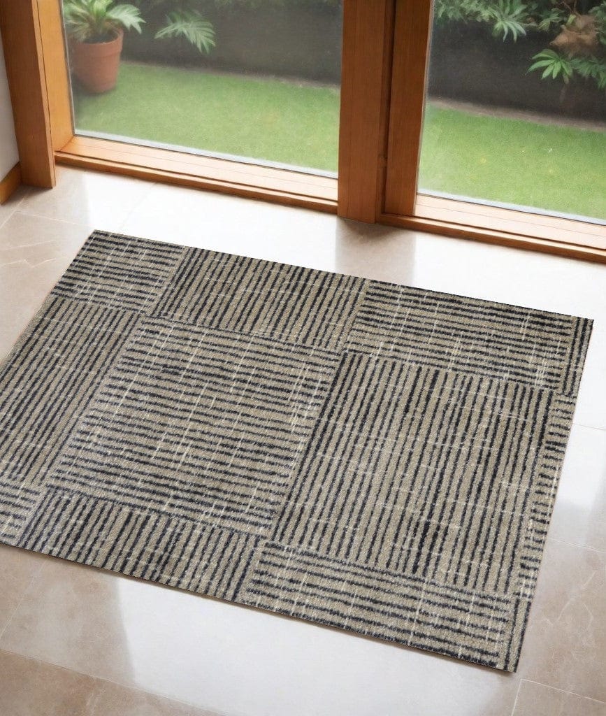 2' X 3' Modern Geo Lines in Squares Washable Floor Mat - Homeroots