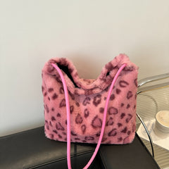 Bolso de hombro peludo con estampado de leopardo