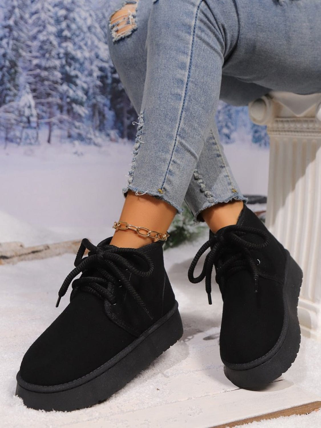 Lace Up Round Neck Platform Suede Boots - Trendsi