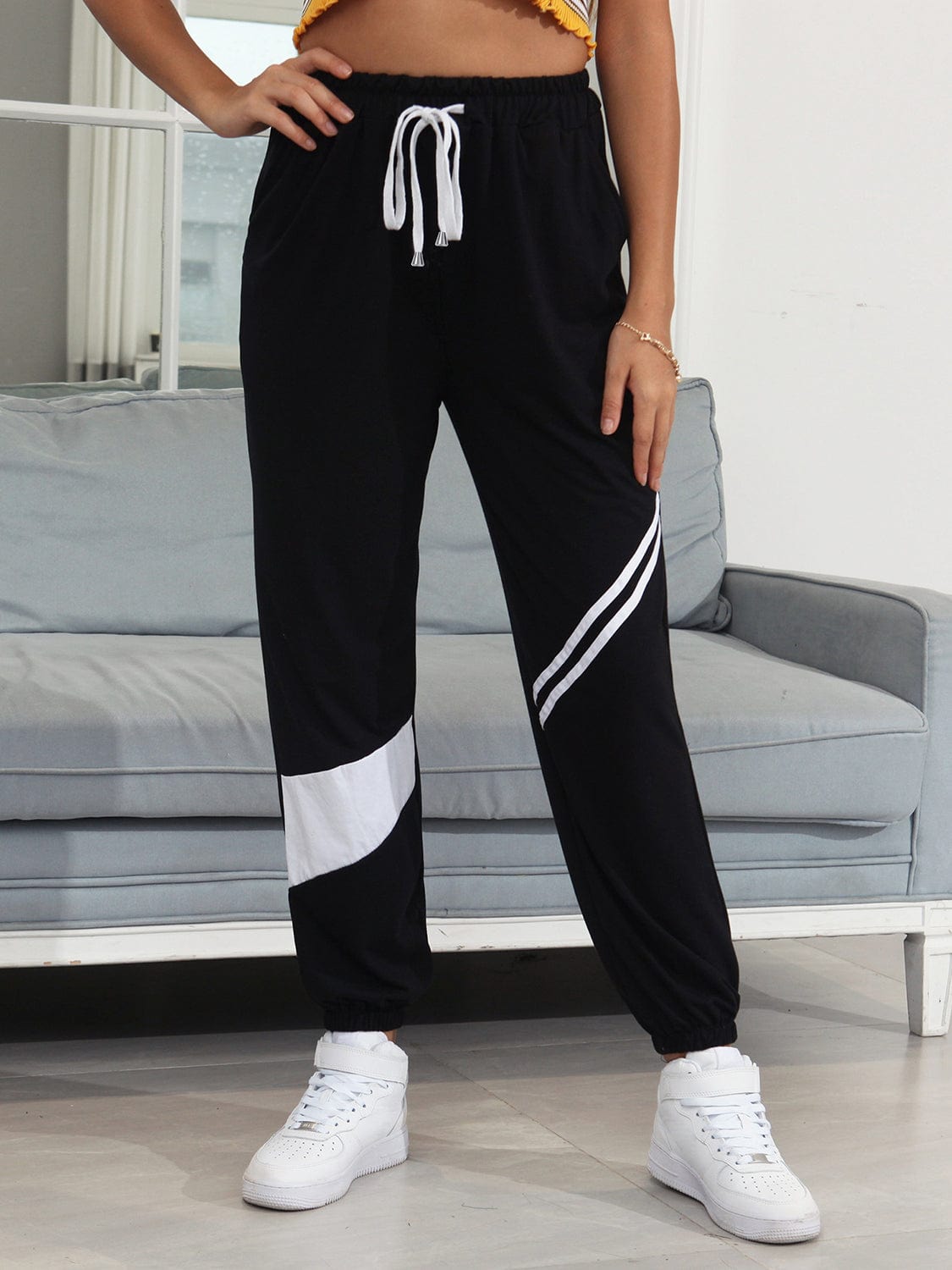 Drawstring Contrast Joggers with Pockets - Trendsi