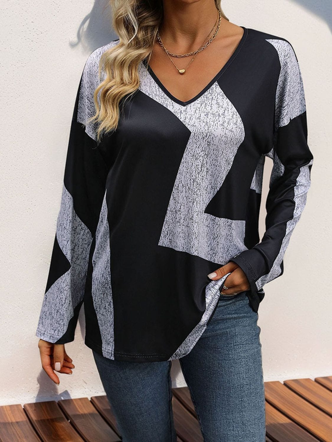 Color Block V-Neck Long Sleeve T-Shirt - Trendsi