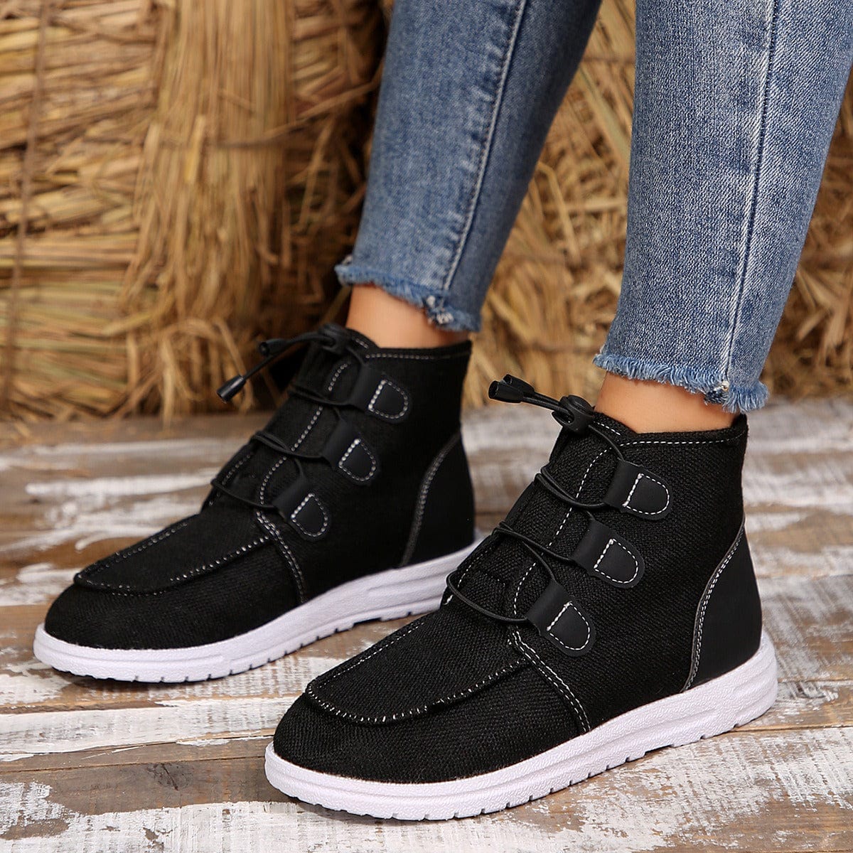 Lace-Up Round Toe Flat Sneakers - Trendsi