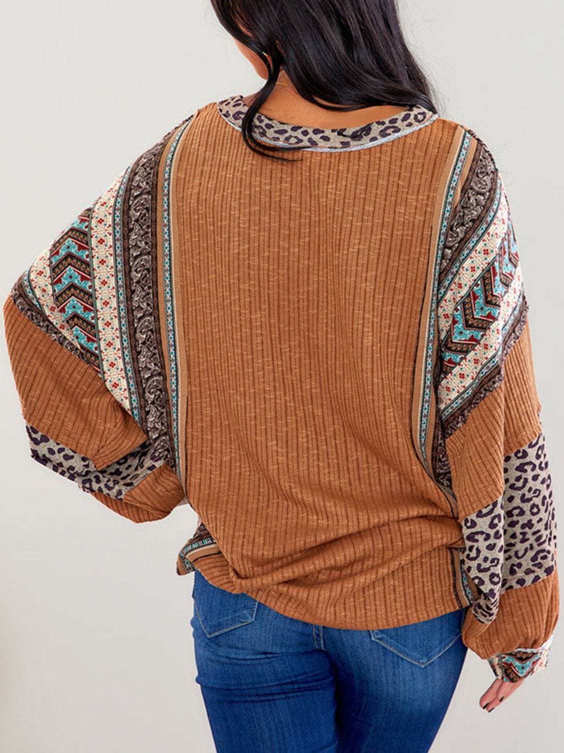 Leopard Round Neck Long Sleeve Sweatshirt - Trendsi