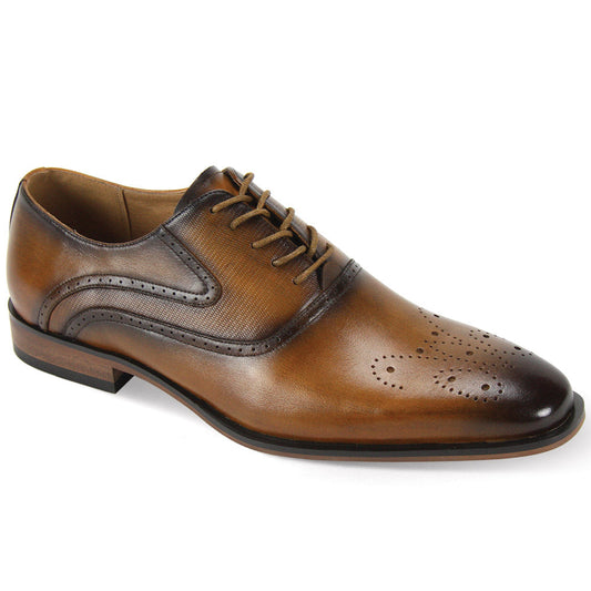 Zapato Oxford con punta de medallón de Giorgio Venturi en color tostado