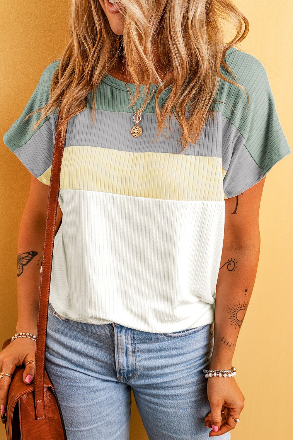 Color Block Round Neck Short Sleeve T-Shirt Trendsi