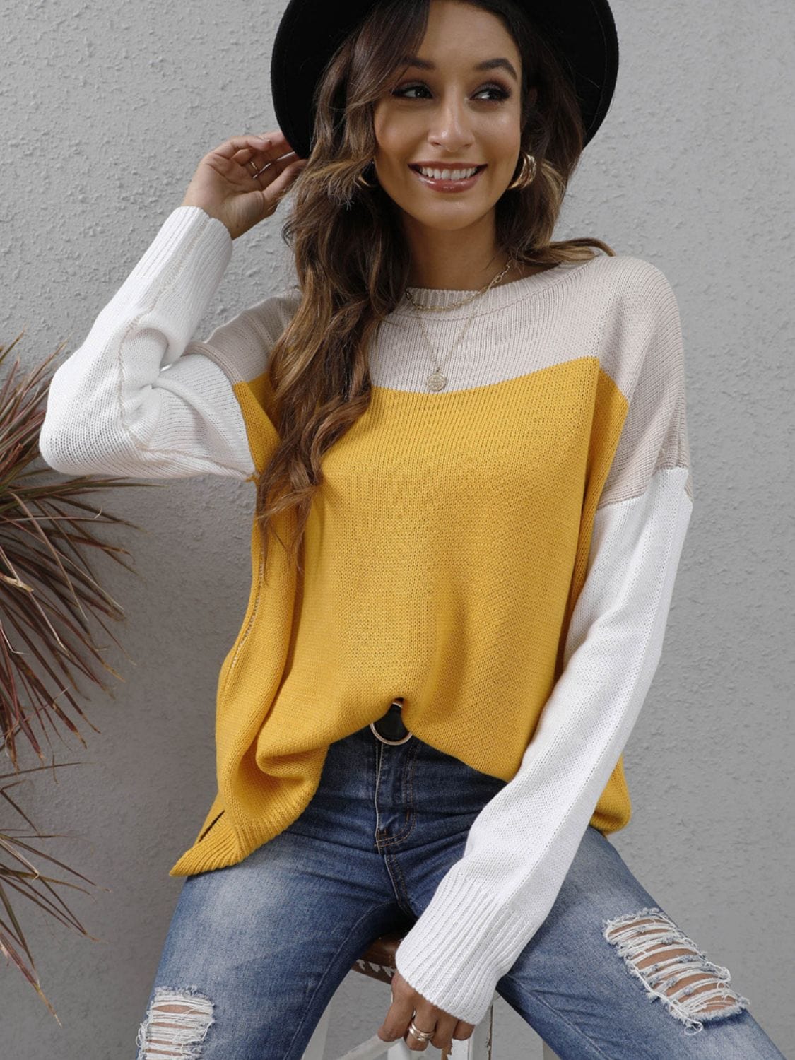 Color Block Round Neck Sweater - Trendsi