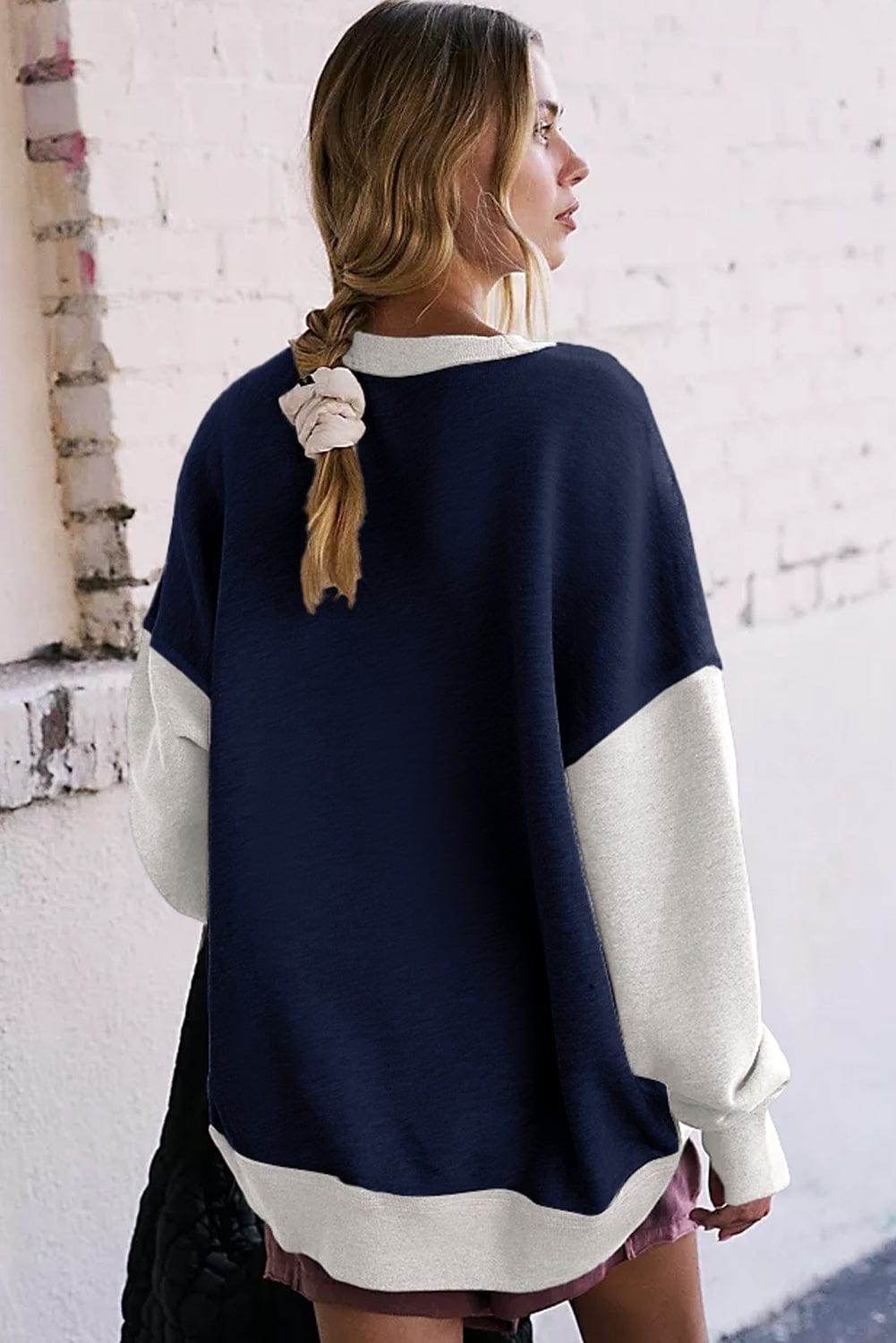 Color Block Round Neck Long Sleeve Sweatshirt - Trendsi