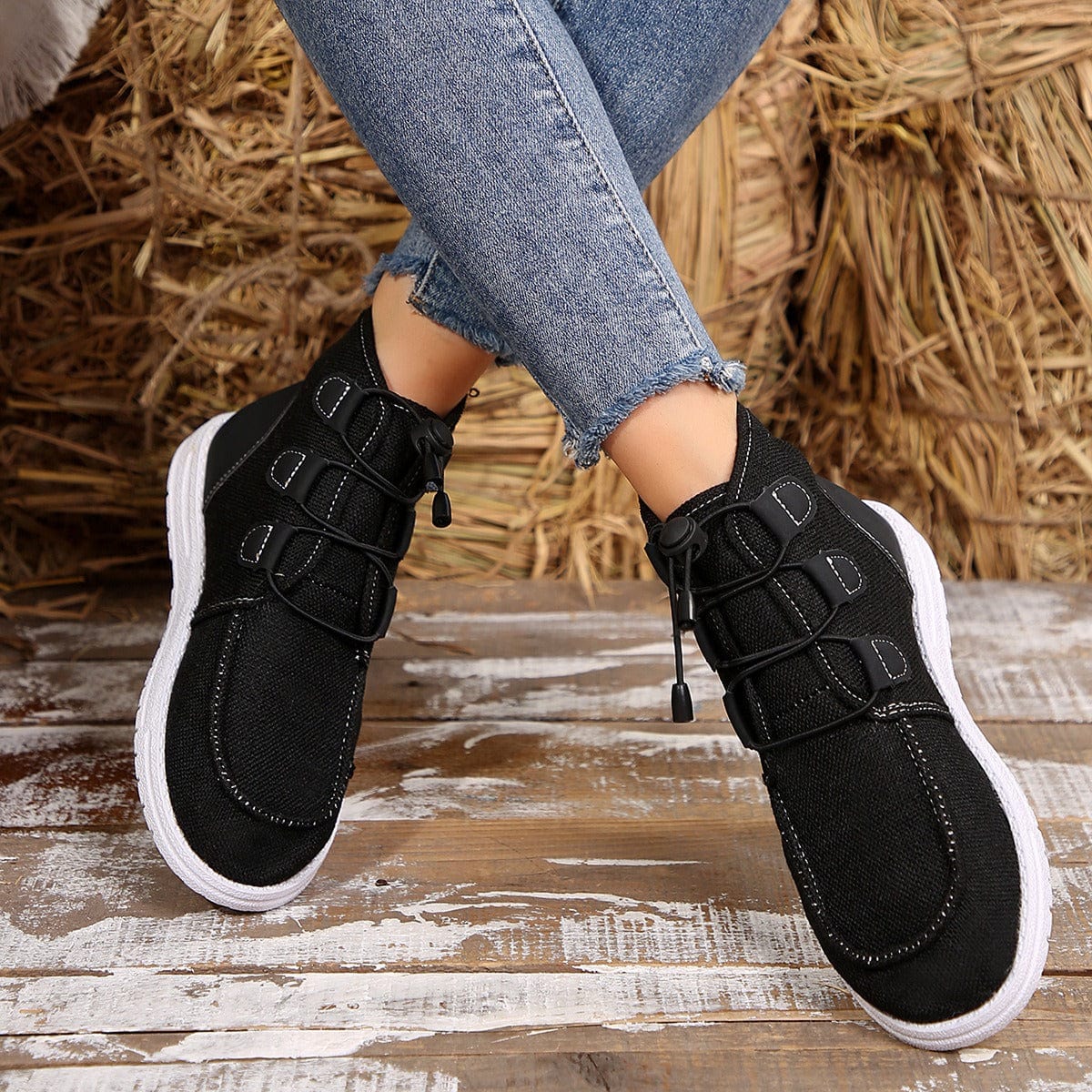 Lace-Up Round Toe Flat Sneakers - Trendsi