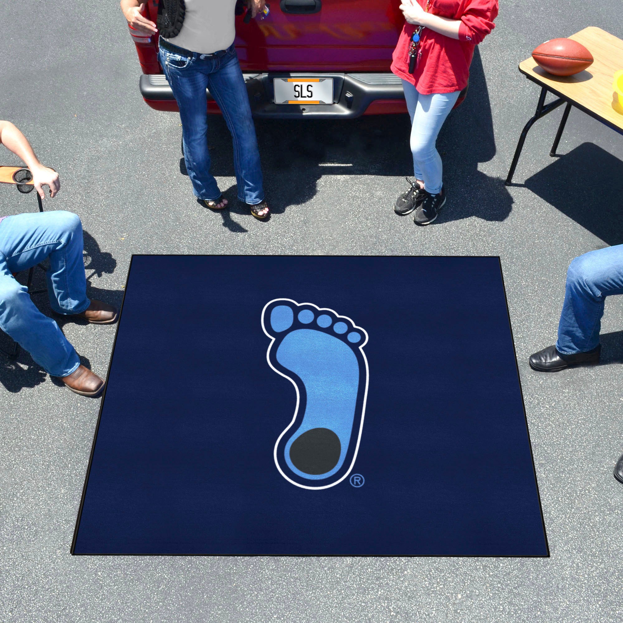 North Carolina Tar Heels Tailgater Rug - 5ft. x 6ft., Tar Heel Logo