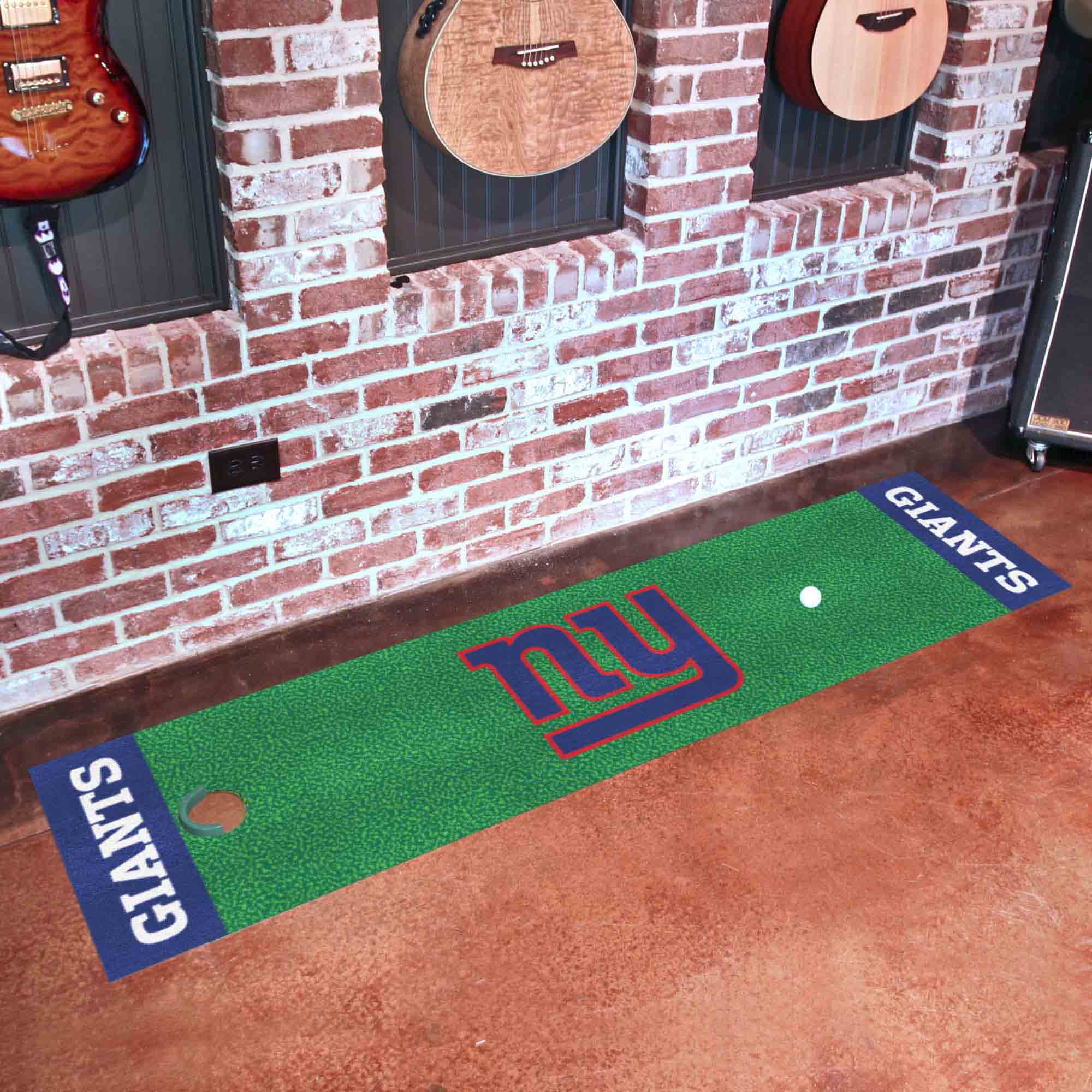 New York Giants Putting Green Mat - 1.5ft. x 6ft.