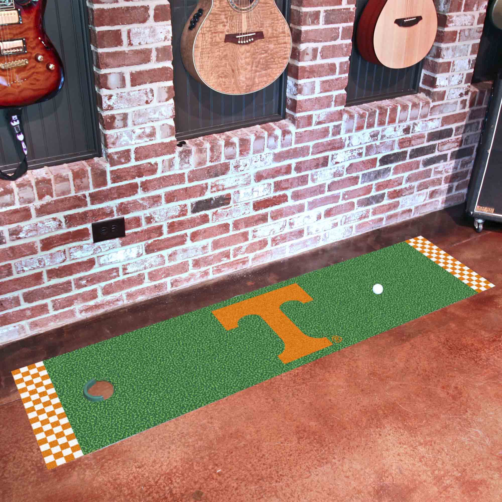 Tennessee Volunteers Putting Green Mat - 1.5ft. x 6ft.