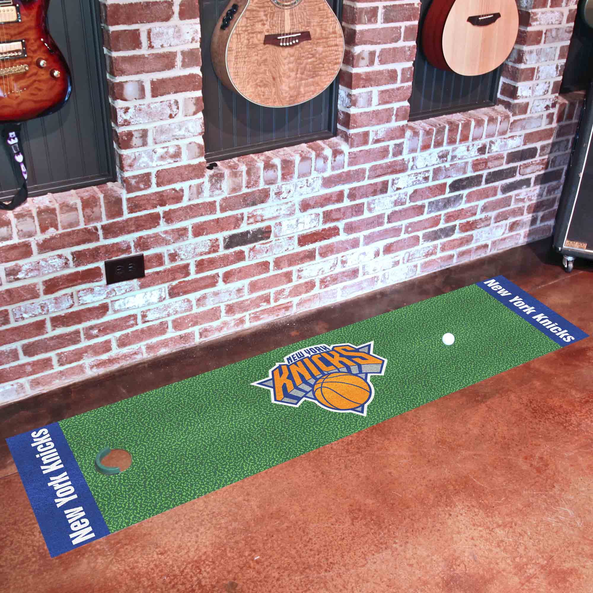 New York Knicks Putting Green Mat - 1.5ft. x 6ft.