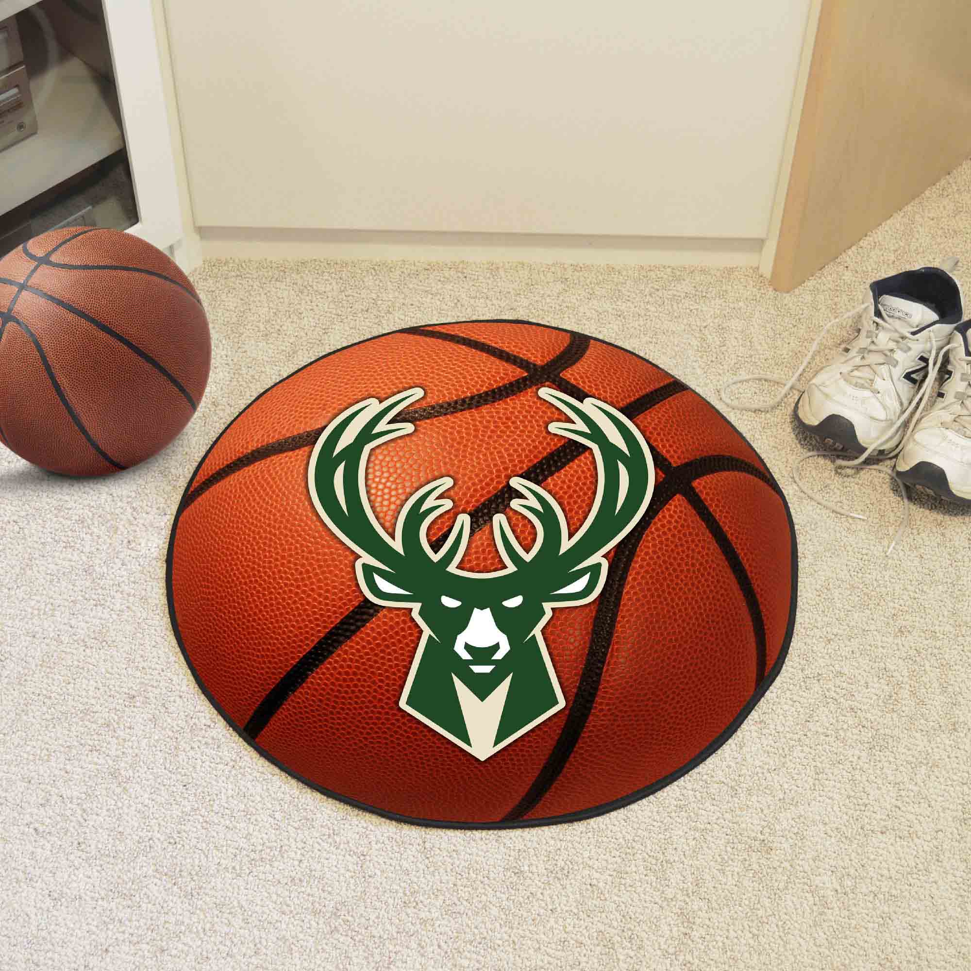 Milwaukee Bucks Basketball Rug - 27in. Diameter