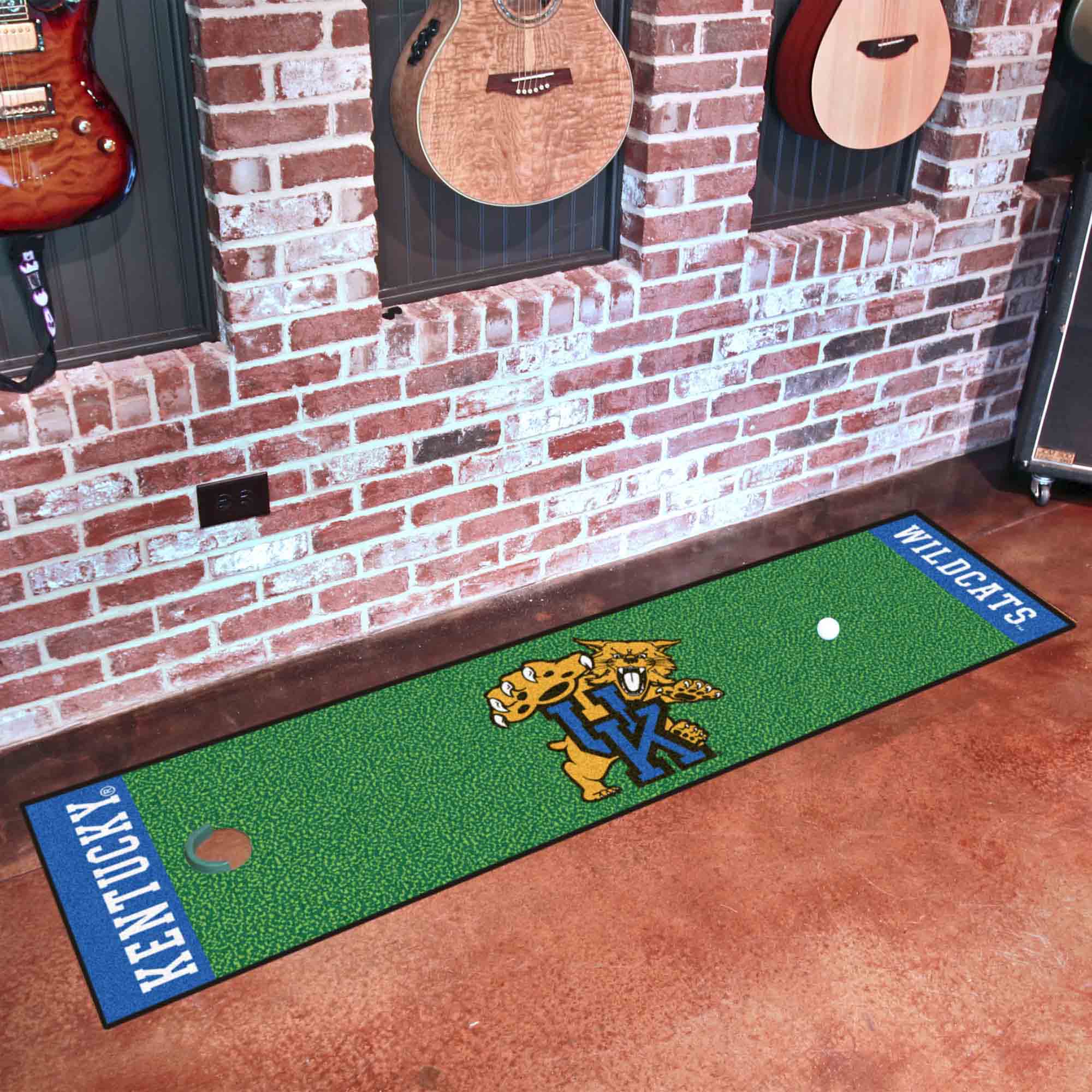 Kentucky Wildcats Putting Green Mat - 1.5ft. x 6ft.