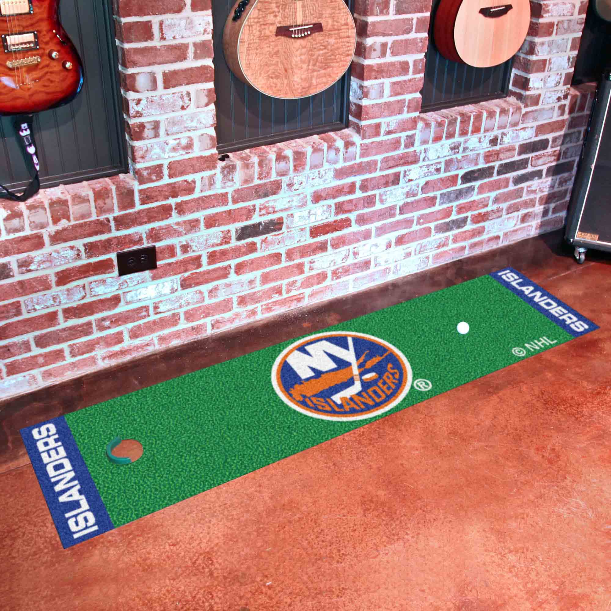 New York Islanders Putting Green Mat - 1.5ft. x 6ft. - New York Islanders