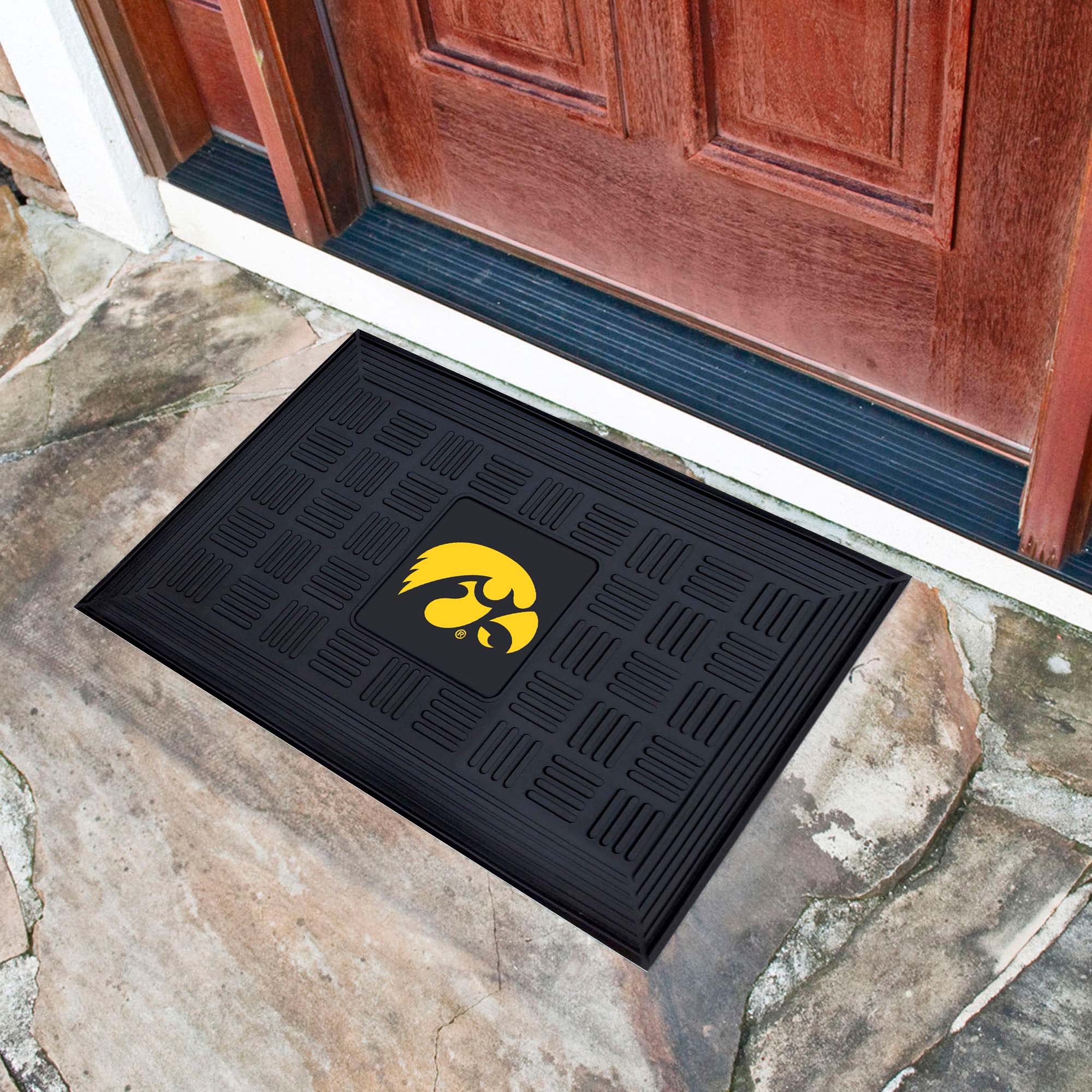 Iowa Hawkeyes Heavy Duty Vinyl Medallion Door Mat - 19.5in. x 31in.