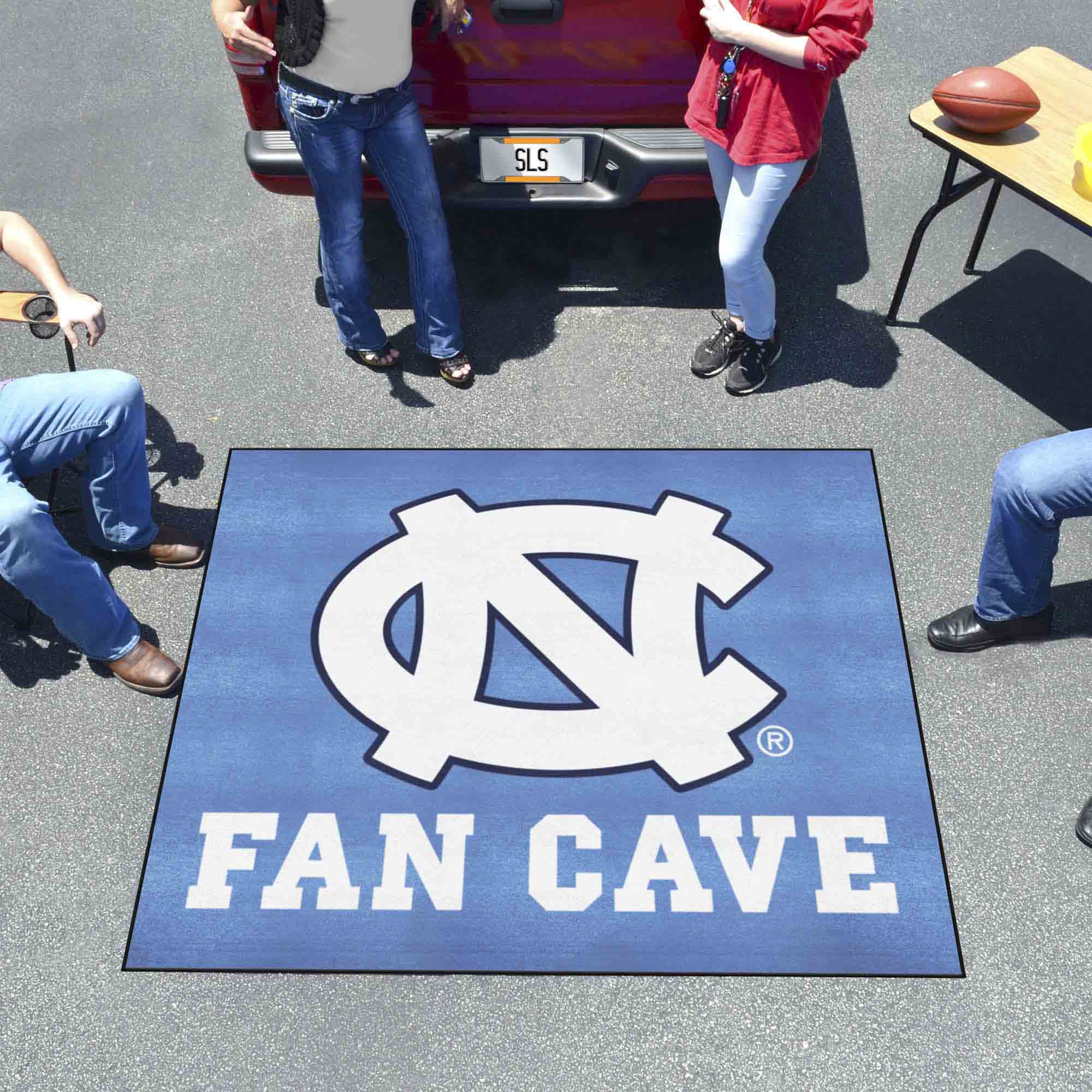 North Carolina Tar Heels Man Cave Tailgater Rug - 5ft. x 6ft.