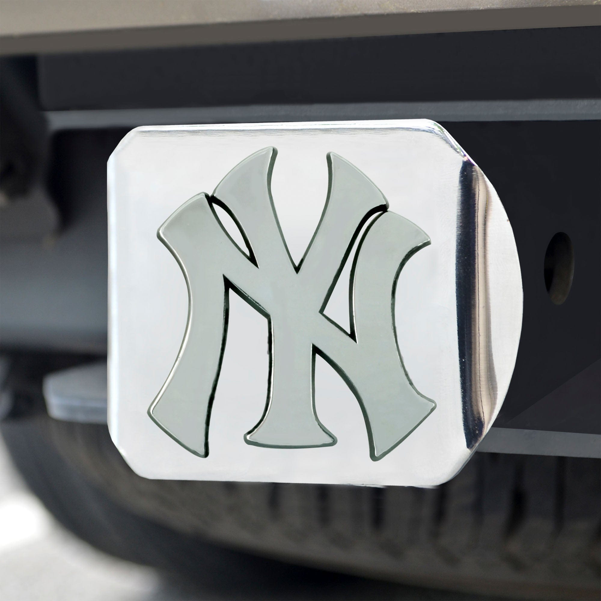 New York Yankees Chrome Metal Hitch Cover with Chrome Metal 3D Emblem - New York Yankees