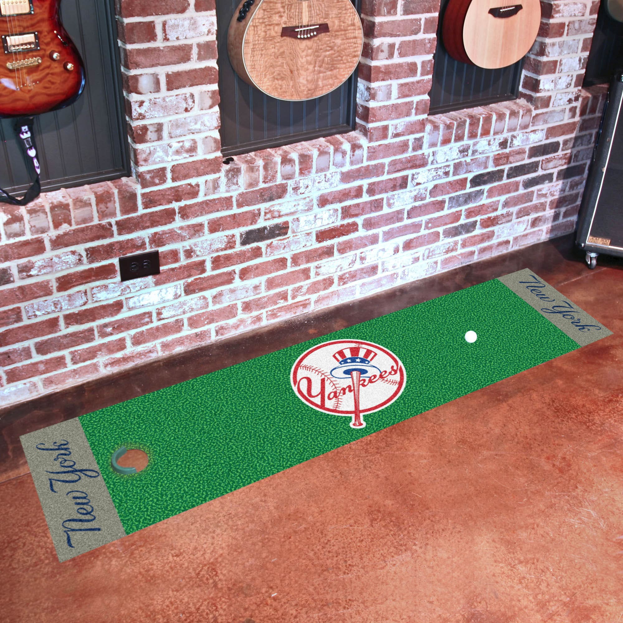 New York Yankees Putting Green Mat - 1.5ft. x 6ft. - New York Yankees