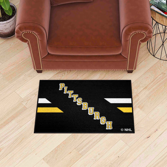 Alfombra decorativa de los Pittsburgh Penguins Starter Mat: 19 x 30 pulgadas, diseño alternativo uniforme